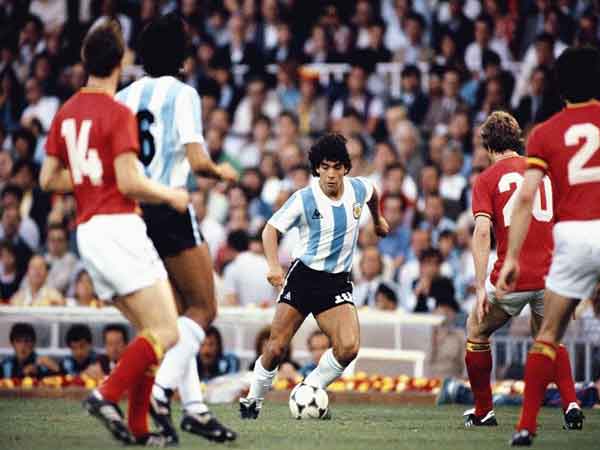 Bàn thắng đẹp nhất thời đại - Cầu thủ Diego Maradona