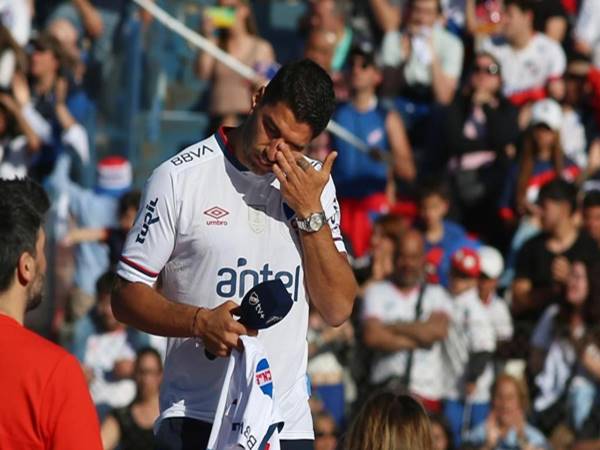 Bóng đá Quốc tế chiều 7/11: Suarez bật khóc khi chia tay đội bóng thời trẻ