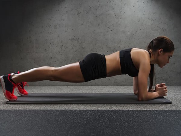 Bài tập gym tăng cân cho nữ phát triển cơ mông đùi