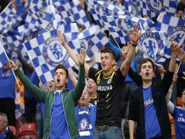 Fan Chelsea gọi là gì? Khẩu hiệu Fanchant của CLB Chelsea