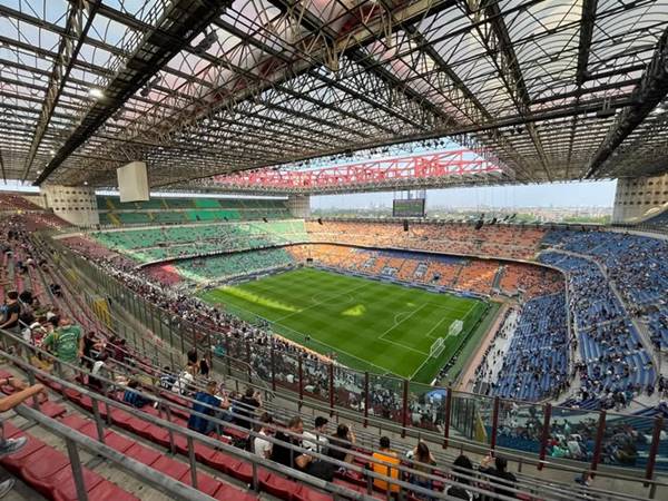 Kiến trúc của sân Giuseppe Meazza