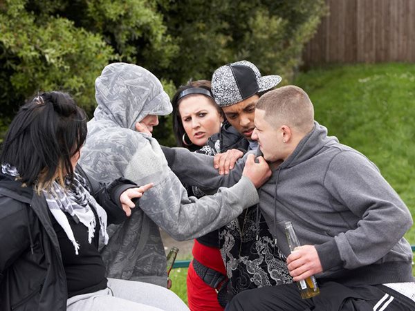 Nằm mơ thấy đánh lộn là điềm gì, số mấy đổi đời?