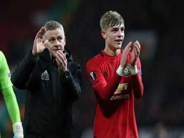 Trượt dài sau kỳ vọng: Khi sự nghiệp rẽ sang ngã rẽ u tối