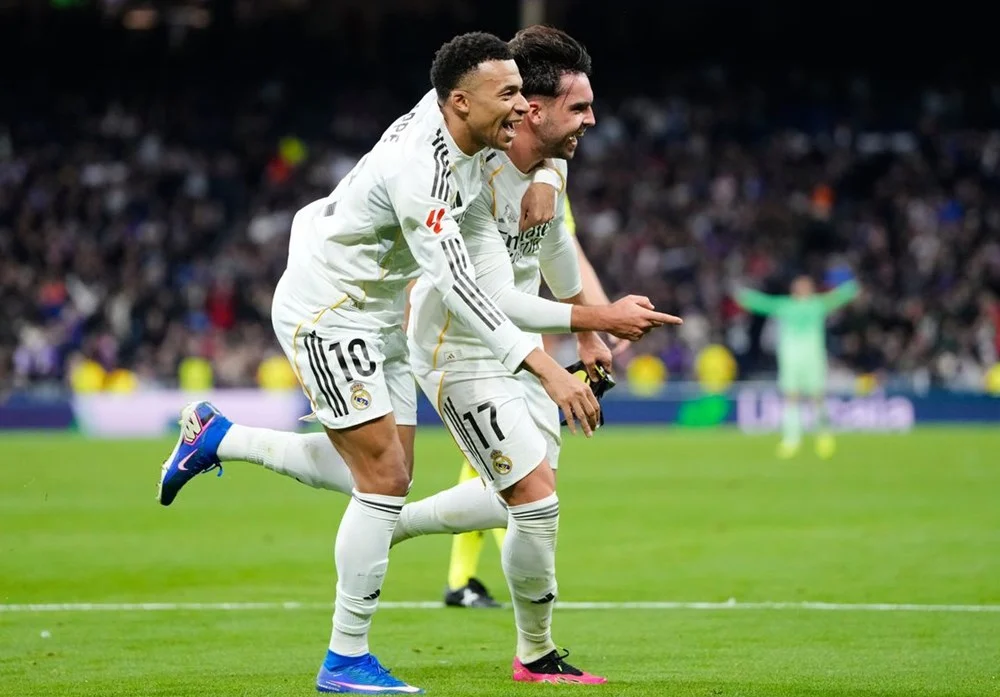 Sự phát triển của Real gắn liền biệt danh qua thời kỳ hiện đại