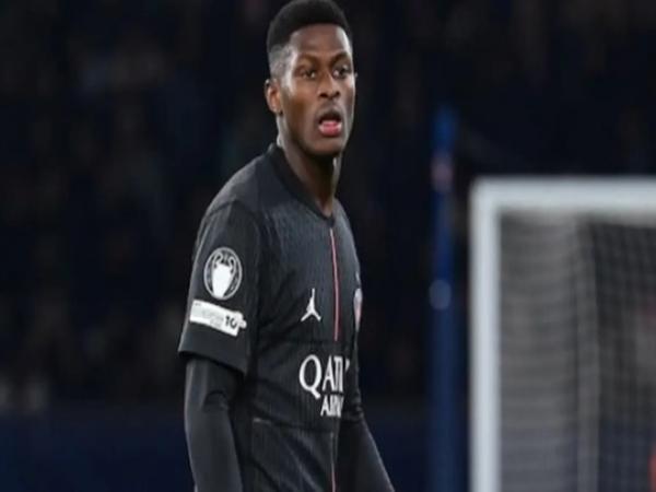 Tin PSG: Nguy cơ mất Nuno Mendes trước trận đại chiến